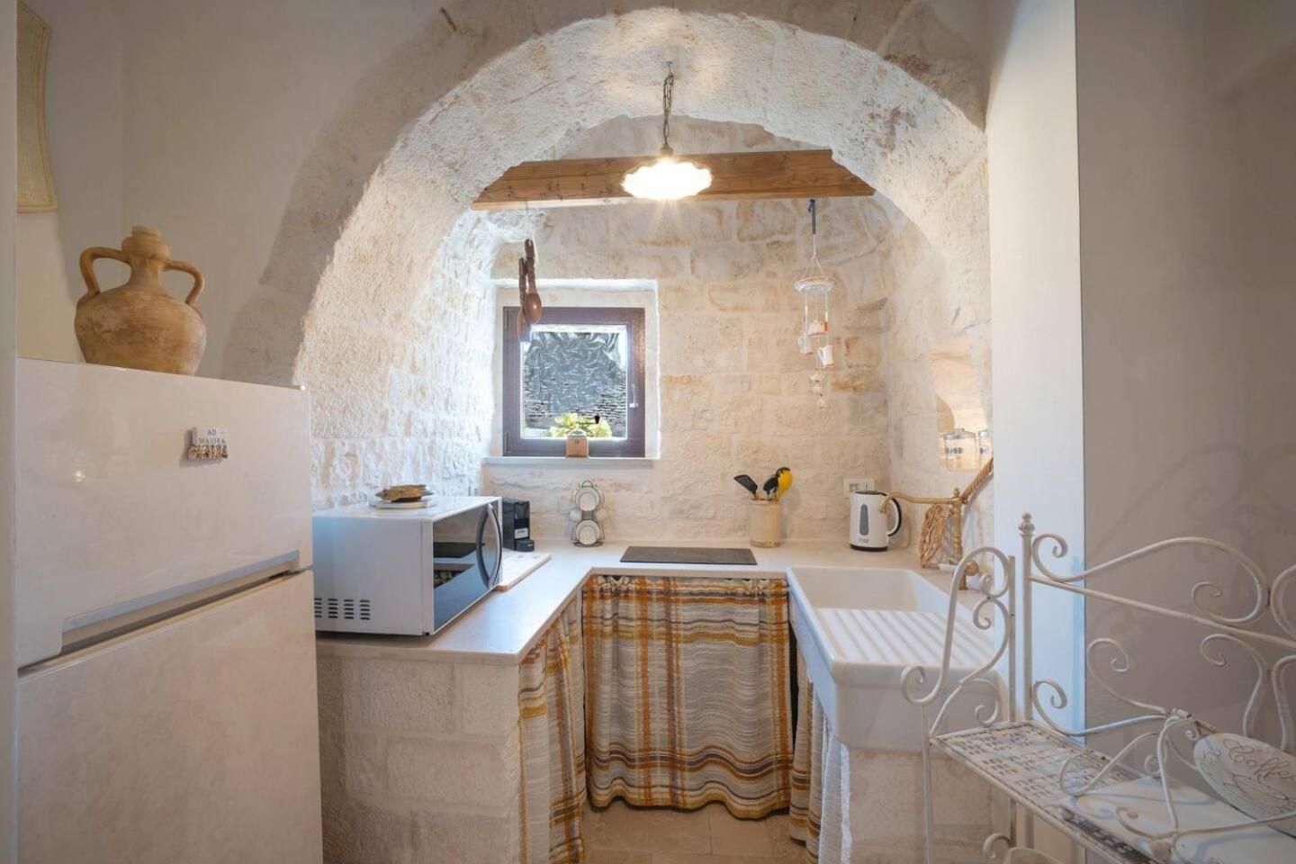 Valle D'Itria Trulli E Alcova Mikael Cisternino Exterior foto